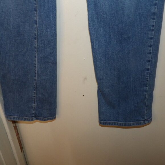 NYDJ High Rise " Mom " Straight Leg Jeans Sz 12 - Picture 3 of 6